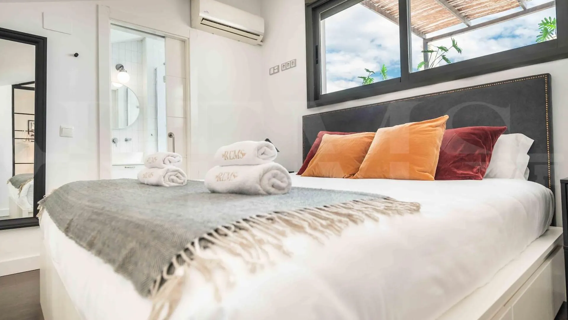 Bright Spacious Duplex With Terrace By Rems Malaga Apartment