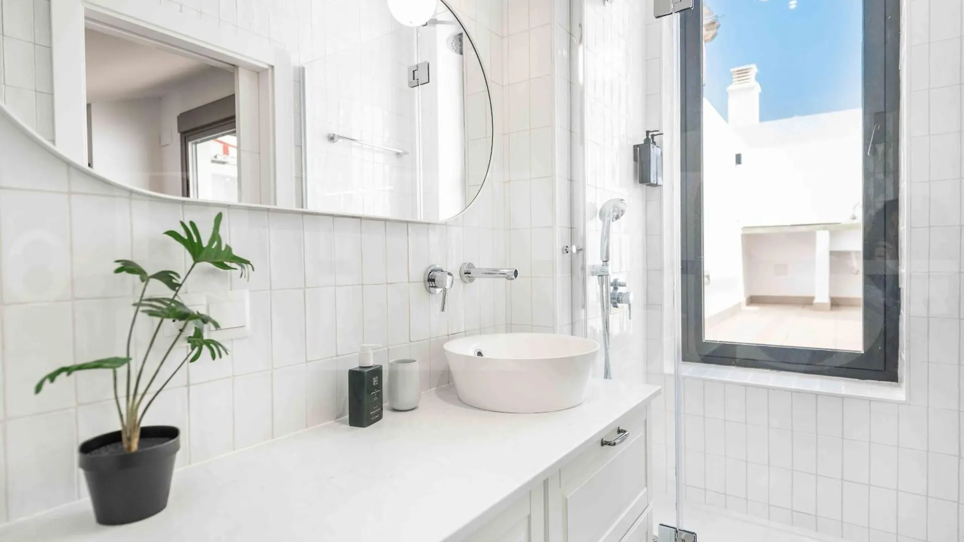 Apartment Bright Spacious Duplex With Terrace By Rems Malaga