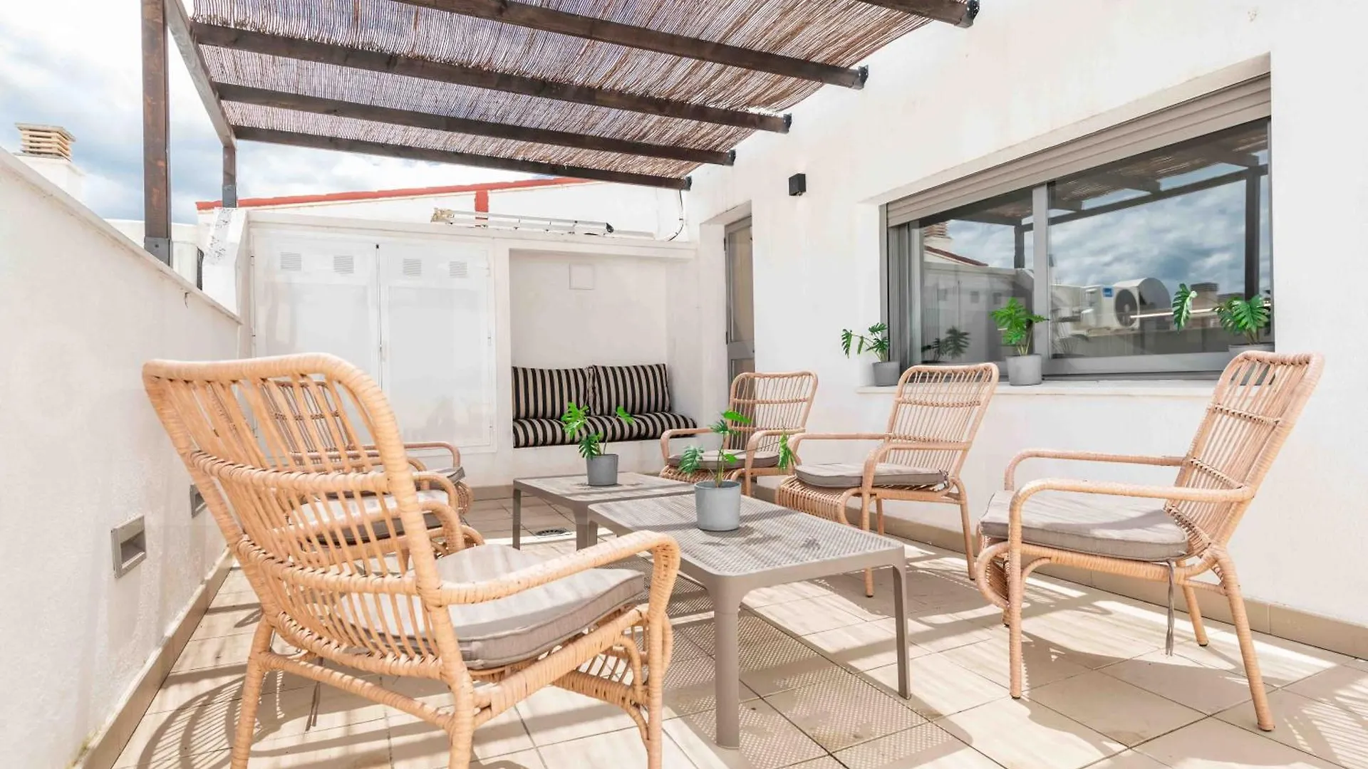 Apartment Bright Spacious Duplex With Terrace By Rems Malaga