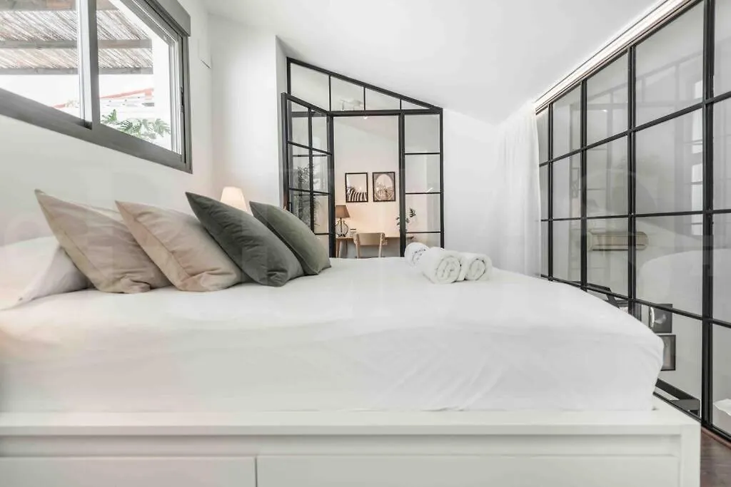 Апартаменты Bright Spacious Duplex With Terrace By Rems Малага Испания